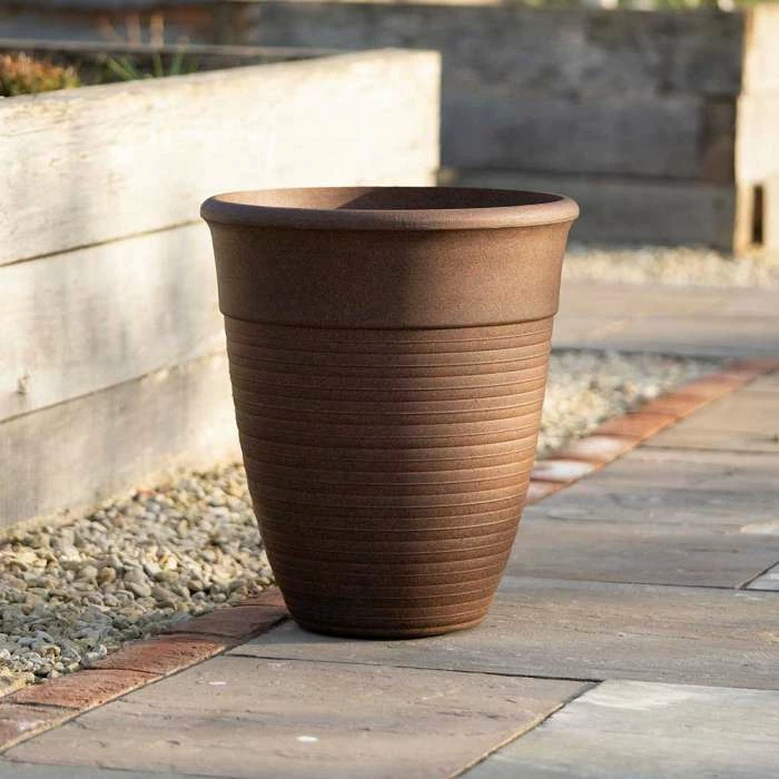49cm Tall Round Planter In Rust 7 49cm Tall Round Planter In Rust - Image 5